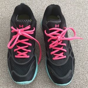 Under Armour Sneaker sz 7